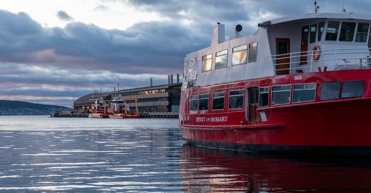 Designing a Minimalist Kitchen with Eco-Friendly Materials